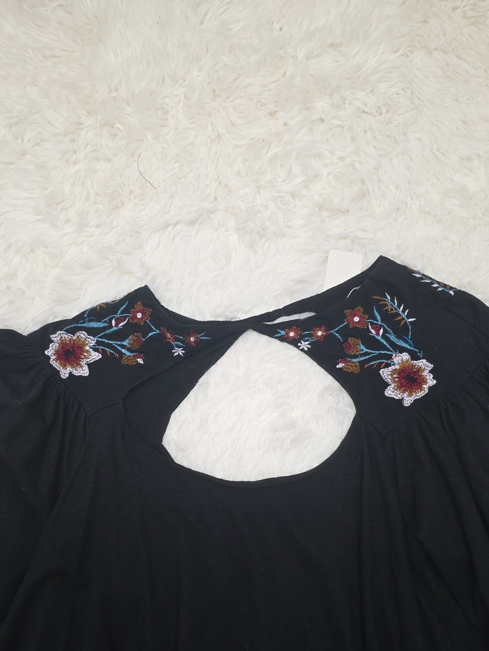 Free People- Lita- Embroidered Black Peasant Top with Balloon Sleeves. Size XS - Picture 6 of 9